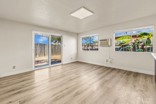 Building Photo - 10420 Greenford Dr