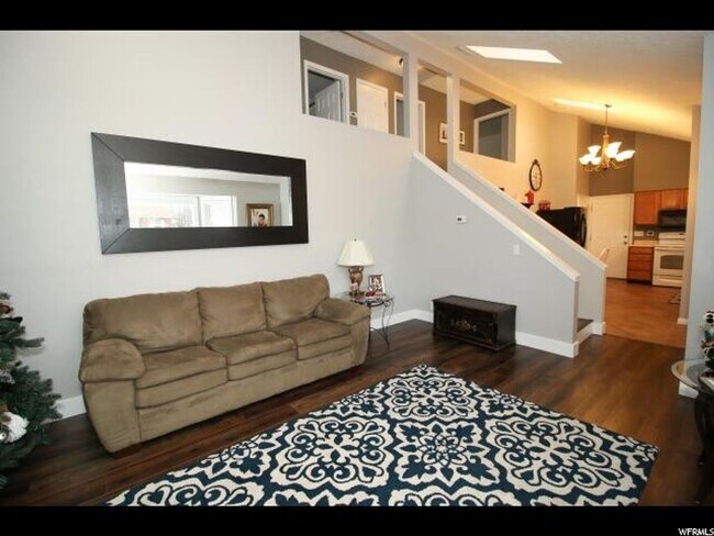 Building Photo - 4 br, 3 bath House - 1179 W 8830 S