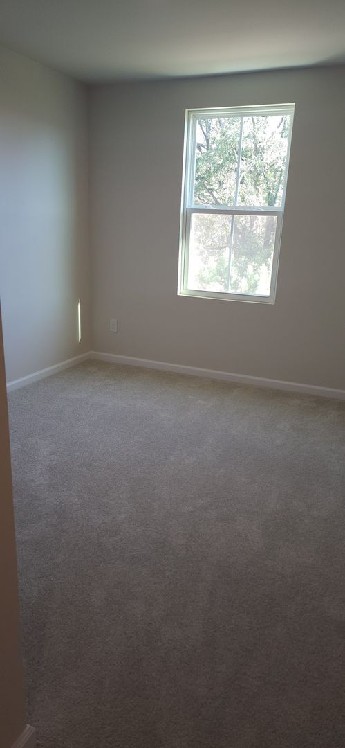 Building Photo - 3 BR Townhome in Arden Woods Townhomes