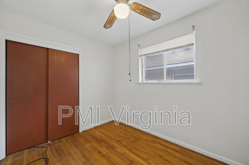 Building Photo - 430 Greenbriar Ave