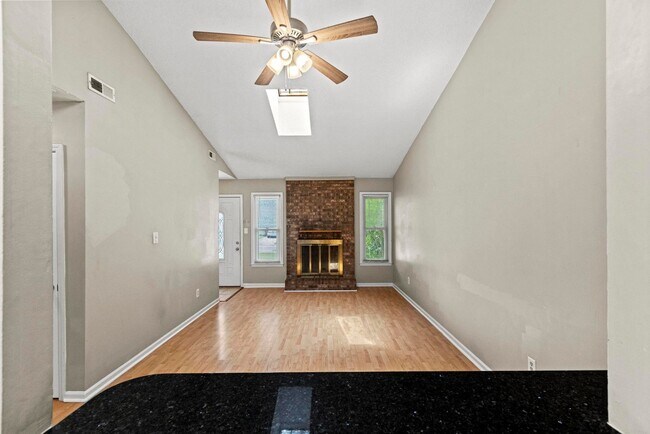 Building Photo - 130-132-132 Pine Crest Dr