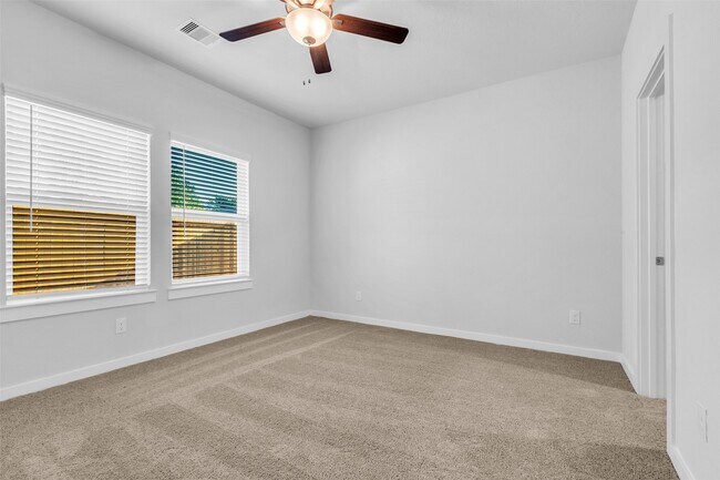 Building Photo - 8550 Blueberry Ash St