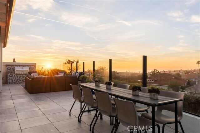 Building Photo - 10 Soto Grande Dr