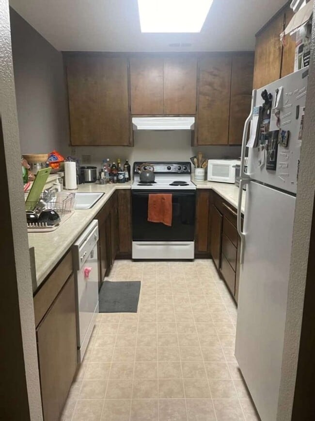 Building Photo - Room for rent in Davis