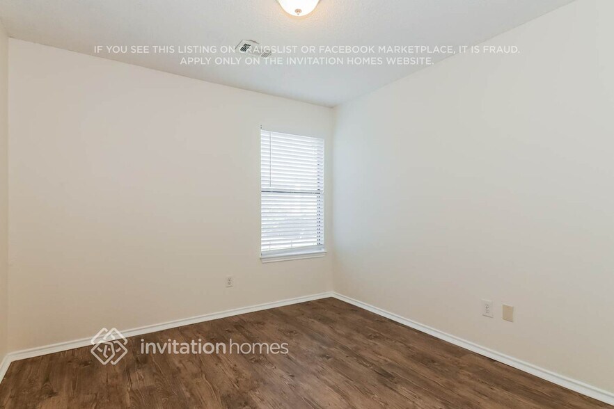 Building Photo - 727 Autumn Oaks Dr