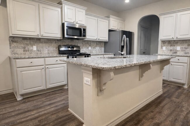 Building Photo - 5305 Kemper St