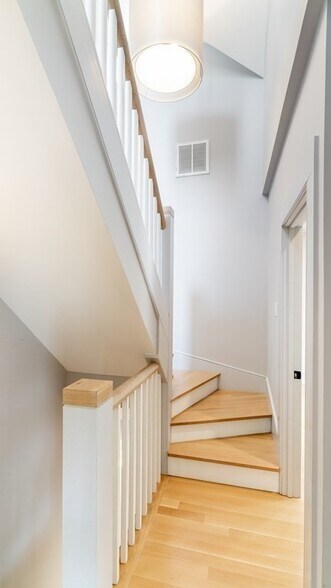 Building Photo - 48 Concord Ave