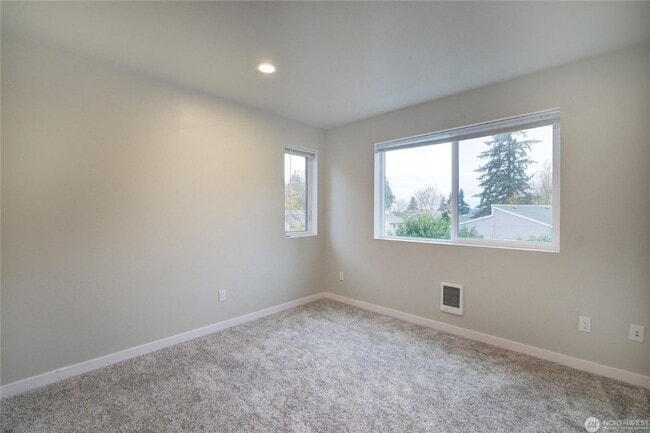 Building Photo - 3Bd/2.5Ba Kirkland Townhouse