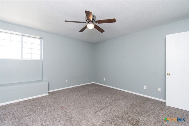 Building Photo - 3808 Sunflower Dr