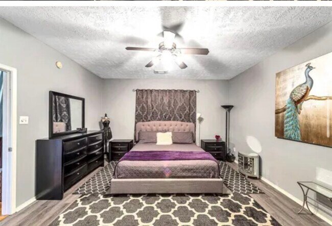 Building Photo - 8007 Blackcherry Ln