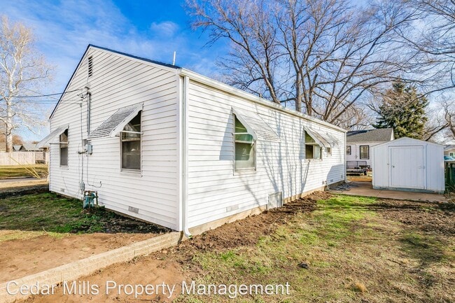 Building Photo - 2 br, 1 bath House - 119 E. Blake