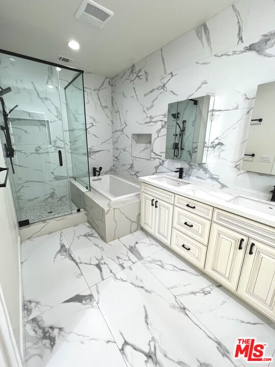 Building Photo - 5019 W Maplewood Ave