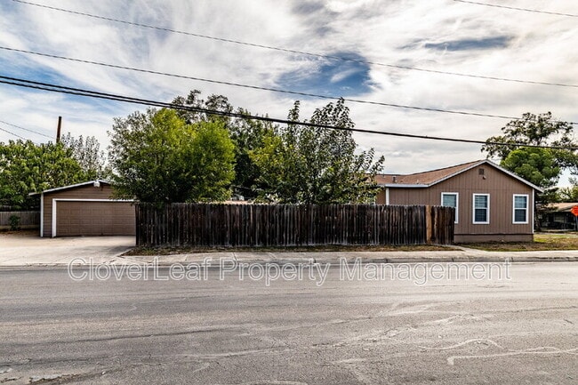 Building Photo - 1361 W Gramercy Pl