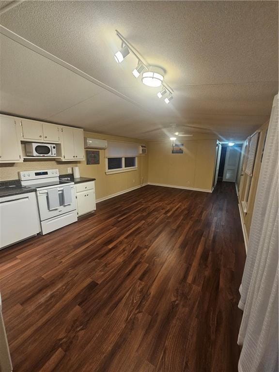 Building Photo - 1201 Floyd Dr NE