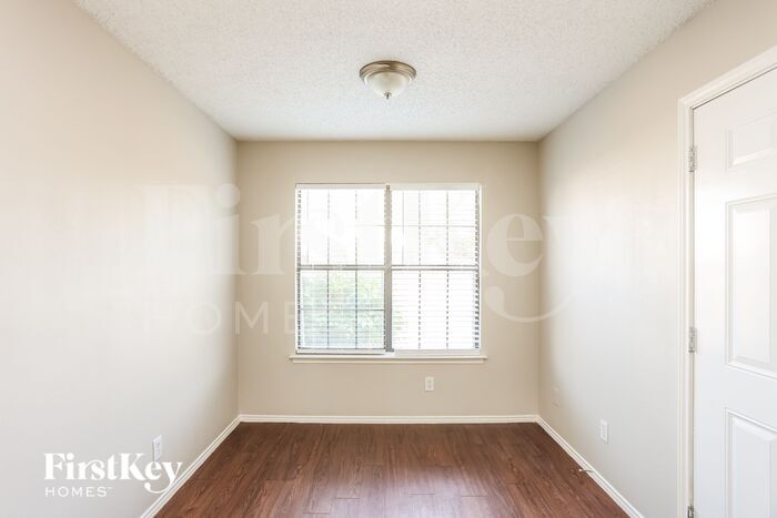 Building Photo - 4368 Saugus Dr