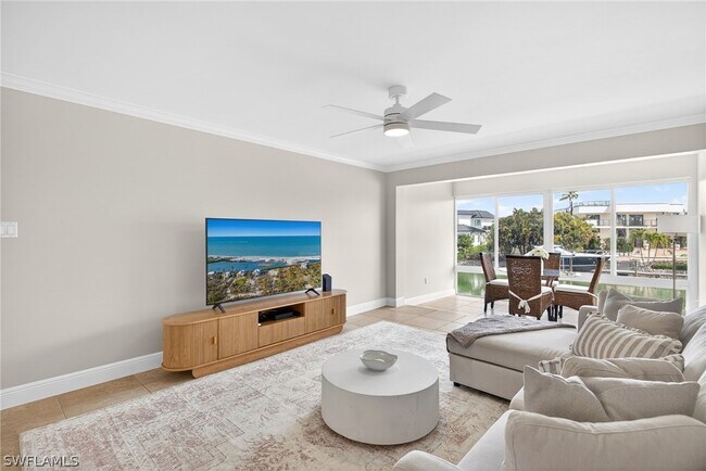 Building Photo - 1550 Gulf Shore Blvd N