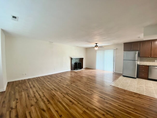 Building Photo - Ready 07-10-26! Great 3-bedroom home in Aragona Village! Stainless Steel Appliances, Granite Coun...