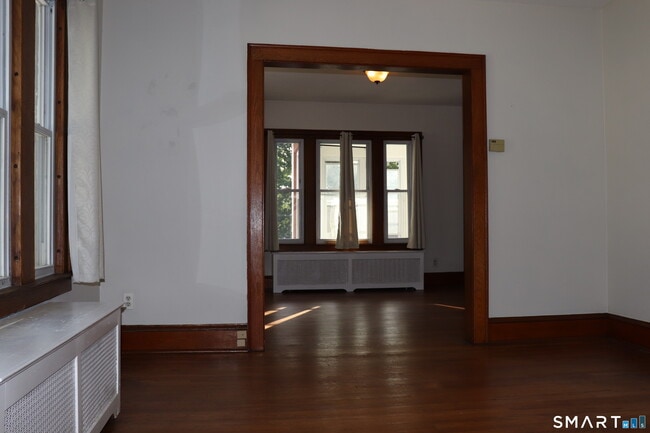 Building Photo - 60 Nesbit Ave