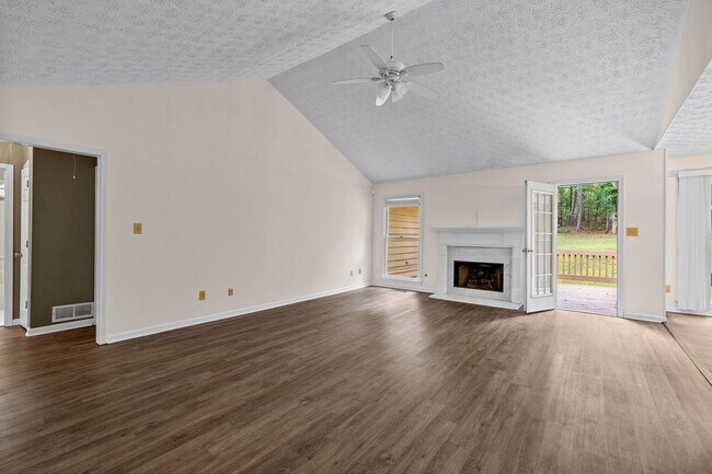 Building Photo - 110 Hunters Glen