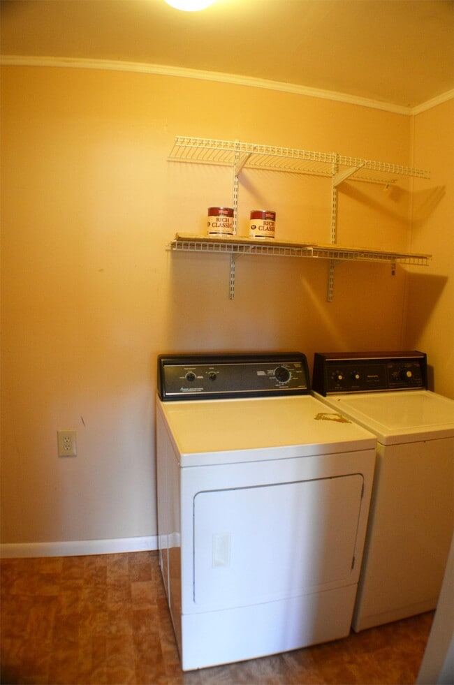 Building Photo - 3462 Biltmore Ave