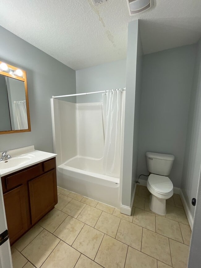 Building Photo - 3 large bedrooms with large closets & 2 fu...