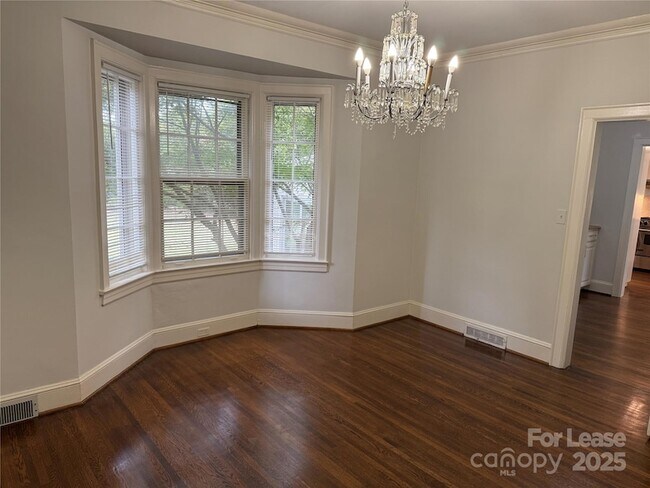 Building Photo - 2610 Providence Rd