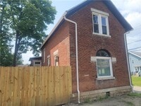 Building Photo - 735 E Beck St