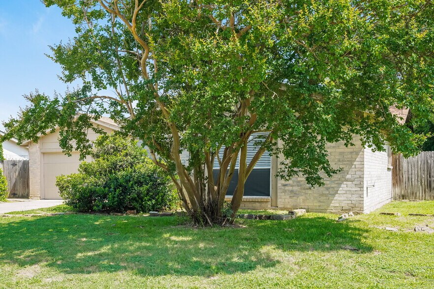 Building Photo - 618 Thornwood Trail