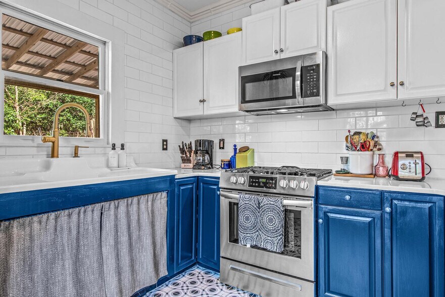 Building Photo - 133 Lenoir Ave