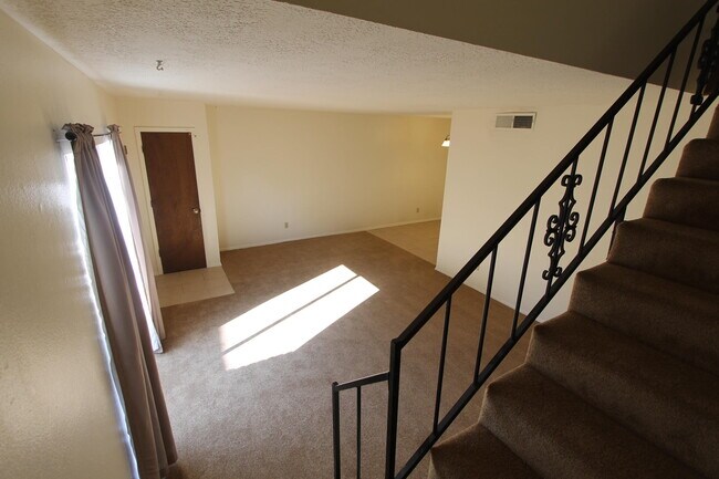 Building Photo - 8448 Spain Rd NE