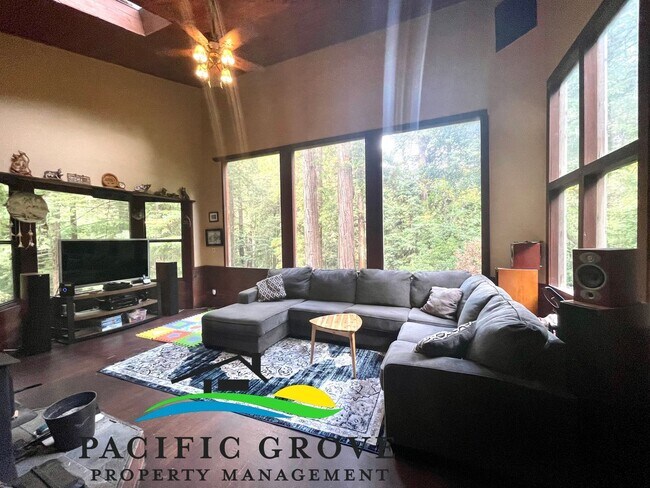 Building Photo - Cabin on Palo Colorado