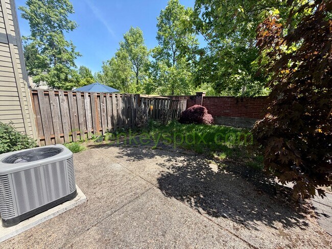 Building Photo - Awesome 3-bedroom 2.5-bathroom house in Arbor Roses Neighborhood in Hillsboro