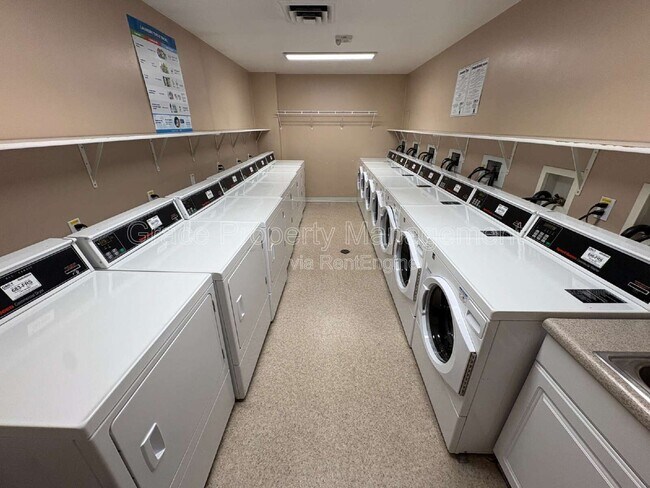 Building Photo - 400 S Lafayette St