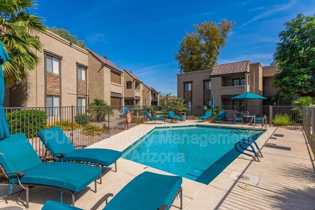 Building Photo - 5995 N 78th St