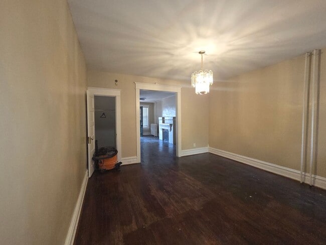 Building Photo - move in ready 3 bedroom 1 bath