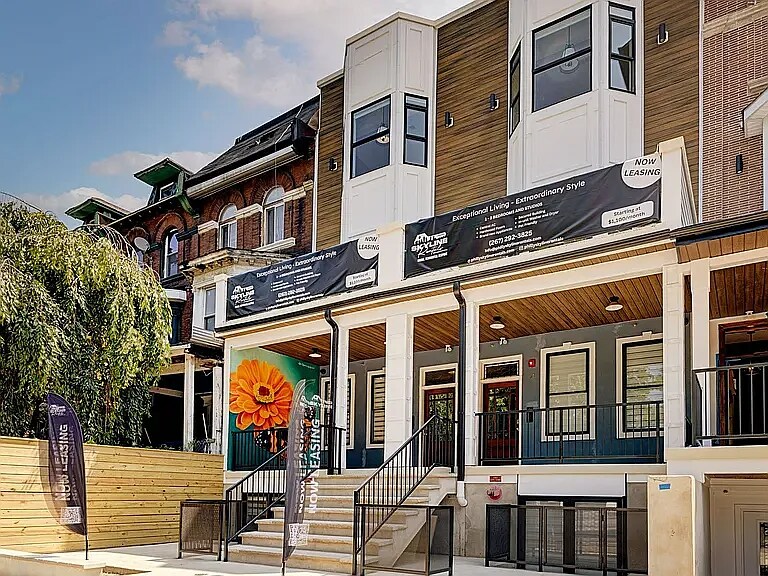 Building Photo - 2237 N 33rd St