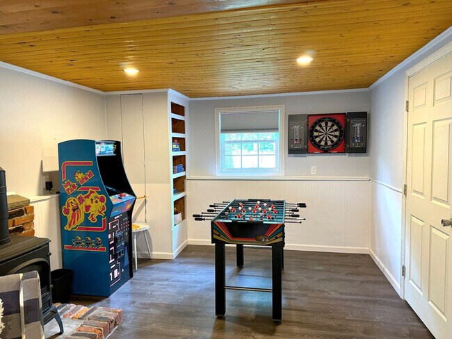 Building Photo - 57 Curt Blvd