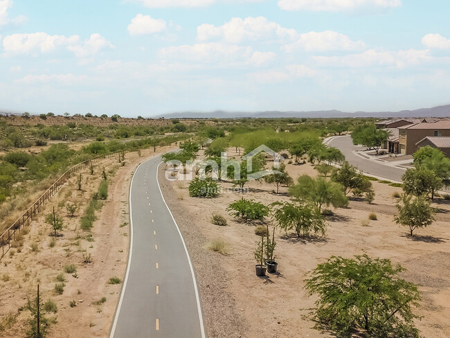 Building Photo - 6524 E Paseo Baranda