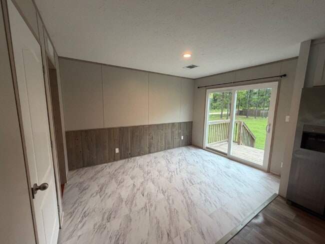 Building Photo - Mobile Home for Rent