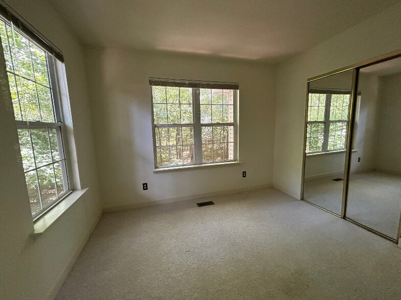 Building Photo - 469 Summerwalk Cir