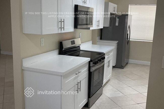 Building Photo - 10221 Dolphin Rd