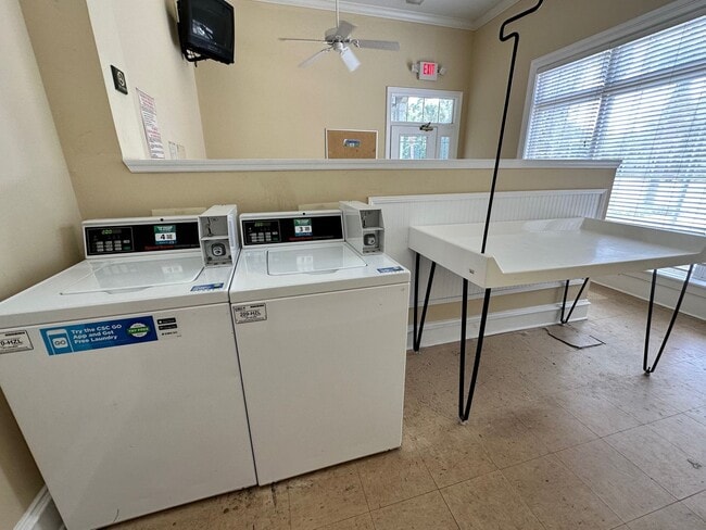 Building Photo - Gorgeous 2 bed/2 bath located in gated community!