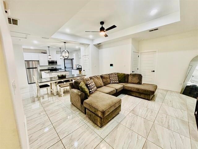 Building Photo - 5225 Anacahuita Dr