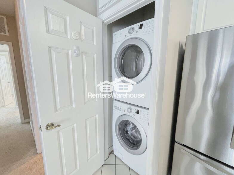 Building Photo - 2304 Beach Haven Dr