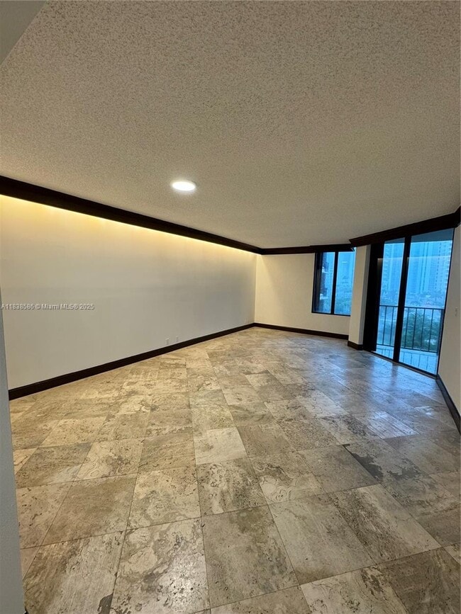 Building Photo - 520 Brickell Key Dr