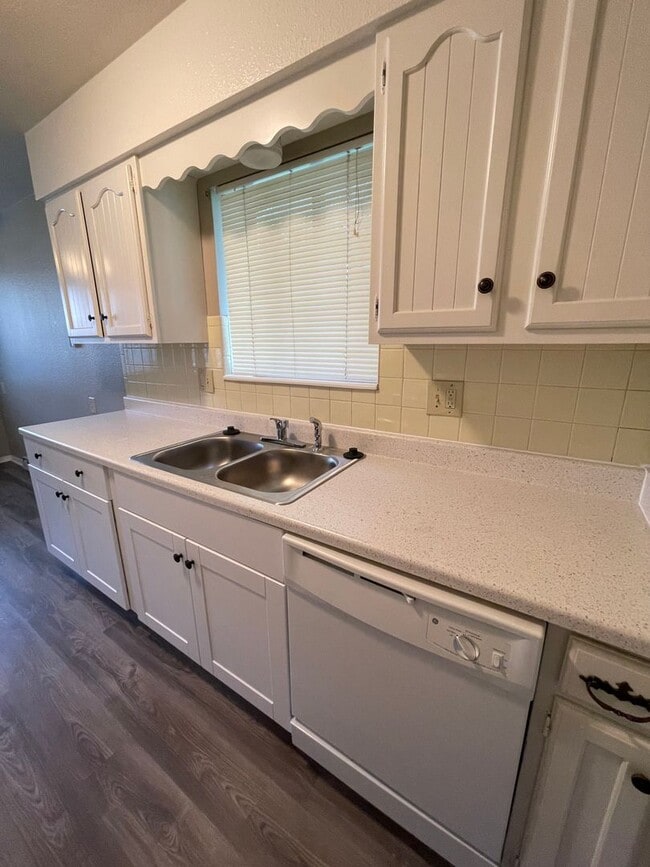 Building Photo - 1212 Montgomery St