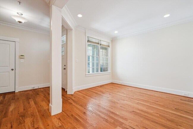 Building Photo - Incredible 4BR, 4.5BA Luxury Bethesda Home!!