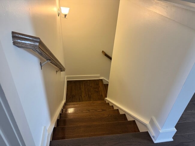 Building Photo - Beautiful 3BR Townhome in Franklin