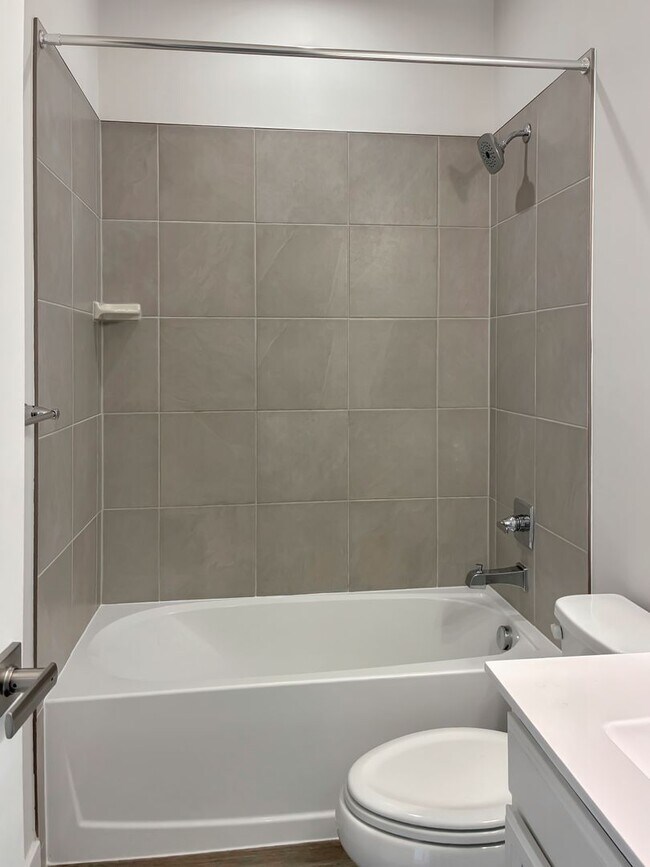 Building Photo - New and Modern Three Bedroom in Bon Air