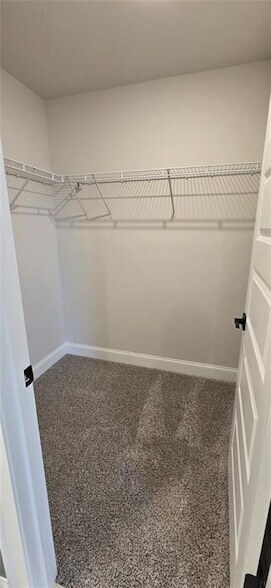 Building Photo - 400 Elise Wy